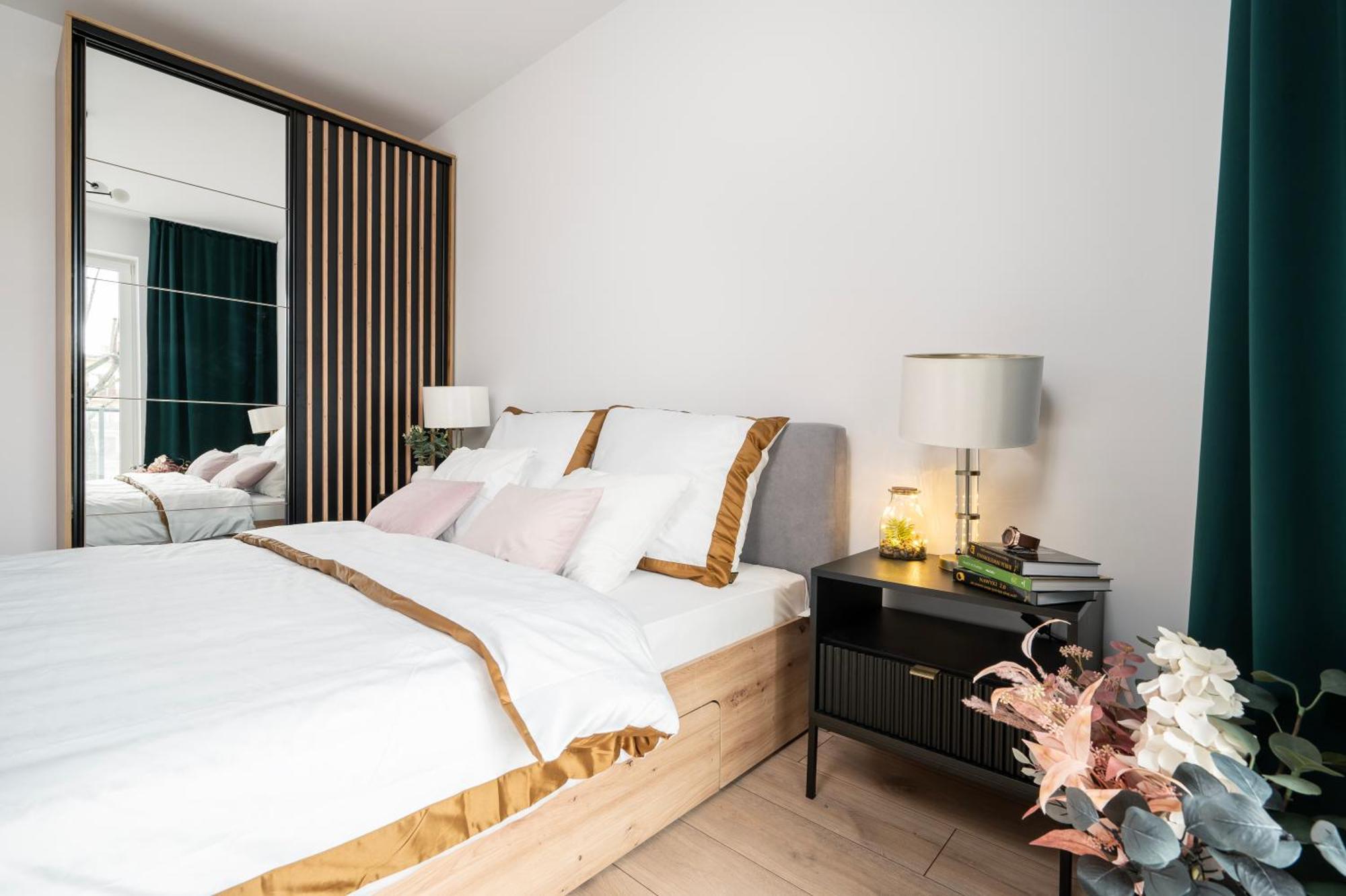 Manufaktura Residence - Apartamenty Prestiz Z Garazem Podziemnym I Dwoma Lazienkami Łódź Zewnętrze zdjęcie