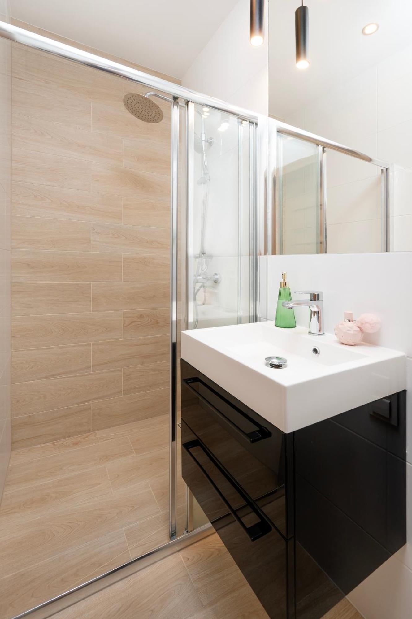 Manufaktura Residence - Apartamenty Prestiz Z Garazem Podziemnym I Dwoma Lazienkami Łódź Zewnętrze zdjęcie
